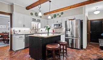 946 Briarwood Dr, Bartlesville, OK 74006