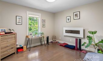 12 Buckshot Ridge Dr, Asheville, NC 28804