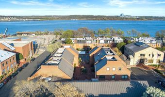 423 N LEE St, Alexandria, VA 22314