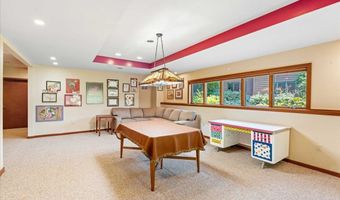 5870 Persimmon Dr, Fitchburg, WI 53711