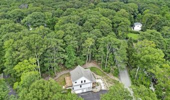 305 Mountainside Dr, Alloway, NJ 07422