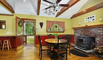 85 Maple St, Bellingham, MA 02019