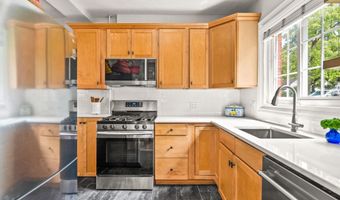3414 GUNSTON Rd 733, Alexandria, VA 22302