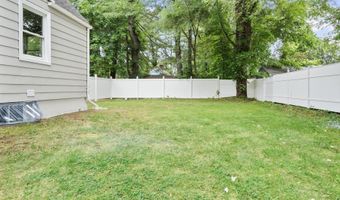 17 Brookdale Ave, Bloomfield, CT 06002