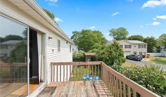 34 Pequot Ave, Warwick, RI 02889