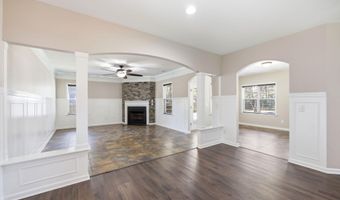 107 Walkabout Dr, Aberdeen, NC 28315