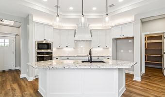 328 W Pepper Tree, Andover, KS 67002