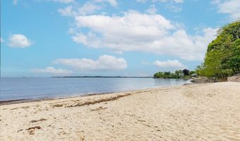 247 Hale St 2, Beverly, MA 01915