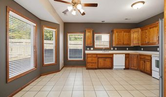 214 Hillside Dr, Baldwin City, KS 66006