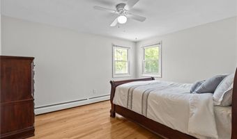 2 Dogwood Dr, Cranston, RI 02921