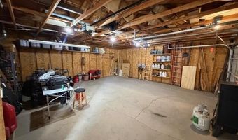 12867 E Pleasant Valley Dr, Aberdeen, SD 57401