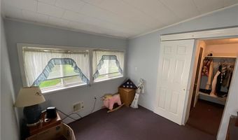 321 Campstead Cir, Tobyhanna, PA 18610