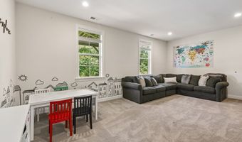 21 Brentwood Cir 21, Danbury, CT 06810