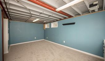 2370 Hidden Meadow Ln, Ballwin, MO 63021
