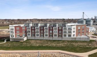 120 Twin Steeples Cir NE Unit 315, Dyersville, IA 52040