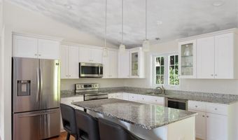 15 Birch Rd, Cumberland, RI 02864
