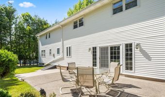 5 Daisy Ct, Airmont, NY 10901