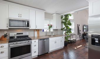 108 Bonnie Dr, Middletown, NJ 07748