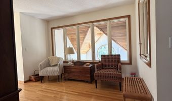 86 Washburn Rd, Canton, CT 06019