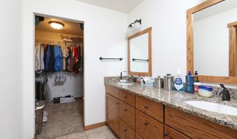 422 Stonegate Ct SW, Altoona, IA 50009