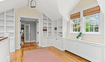 175 Cat Rock Rd, Cos Cob, CT 06807