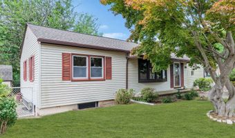 73 Locker St, Beachwood, NJ 08722
