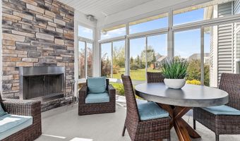 W5757 JOCHMANN Drive, Appleton, WI 54915