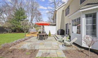 138 Forest St 1, New Canaan, CT 06840
