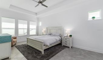 5330 SILVER SUN Dr, Apollo Beach, FL 33572