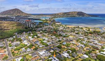 6085 Manukapu Pl, Honolulu, HI 96821