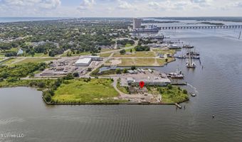 540 Bayview Ave, Biloxi, MS 39530