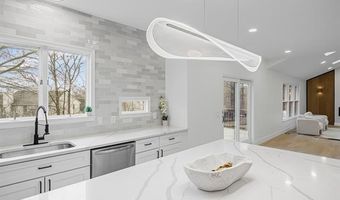 3592 GREAT FALLS Cir, Ann Arbor, MI 48108