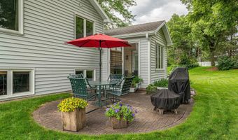 7549 W Village Crest Dr, Madison, WI 53719