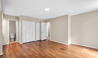 13 FARSTA Ct, Rockville, MD 20850