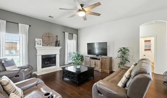 213 Wayne Dr, Aledo, TX 76008