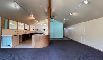 365 2nd St SE, Bandon, OR 97411