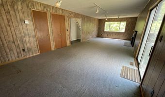 21 Windsor Ln, Cos Cob, CT 06807