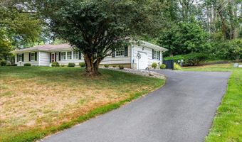 240 Dwight Rd, Middletown, NJ 07748