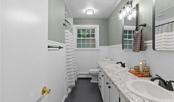 2594 Division Rd, East Greenwich, RI 02818