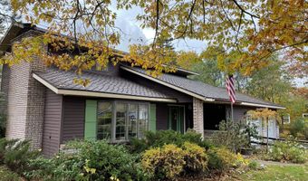 1325 Crestview Dr, Alpena, MI 49707