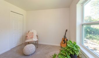 72 Lakeside Dr NW, Alloway, NJ 07461