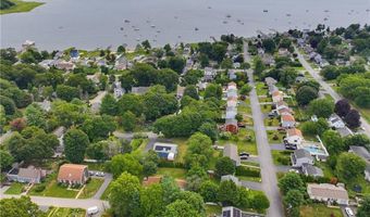 7 Broadview Ave, Bristol, RI 02809