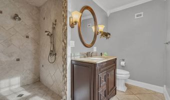 911 Middletown Lincroft Rd, Middletown, NJ 07748