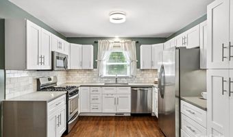 3839 Woodleaf Rd, Charlotte, NC 28205