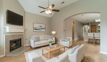 5605 Overland Dr, The Colony, TX 75056