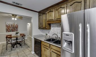 1022 Red Oak Dr, Brandon, MS 39042