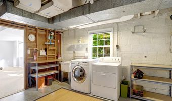 2911 EDGEHILL Dr, Alexandria, VA 22302