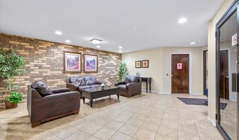 3350 N Carriageway Dr 411, Arlington Heights, IL 60004