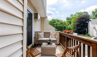 8 Rose Ln 18-10, Danbury, CT 06811
