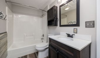 209 4th St SE, Altoona, IA 50009